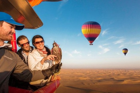 Dubai: Hot Air Balloon Ride with ATV, Camel Ride & Breakfast